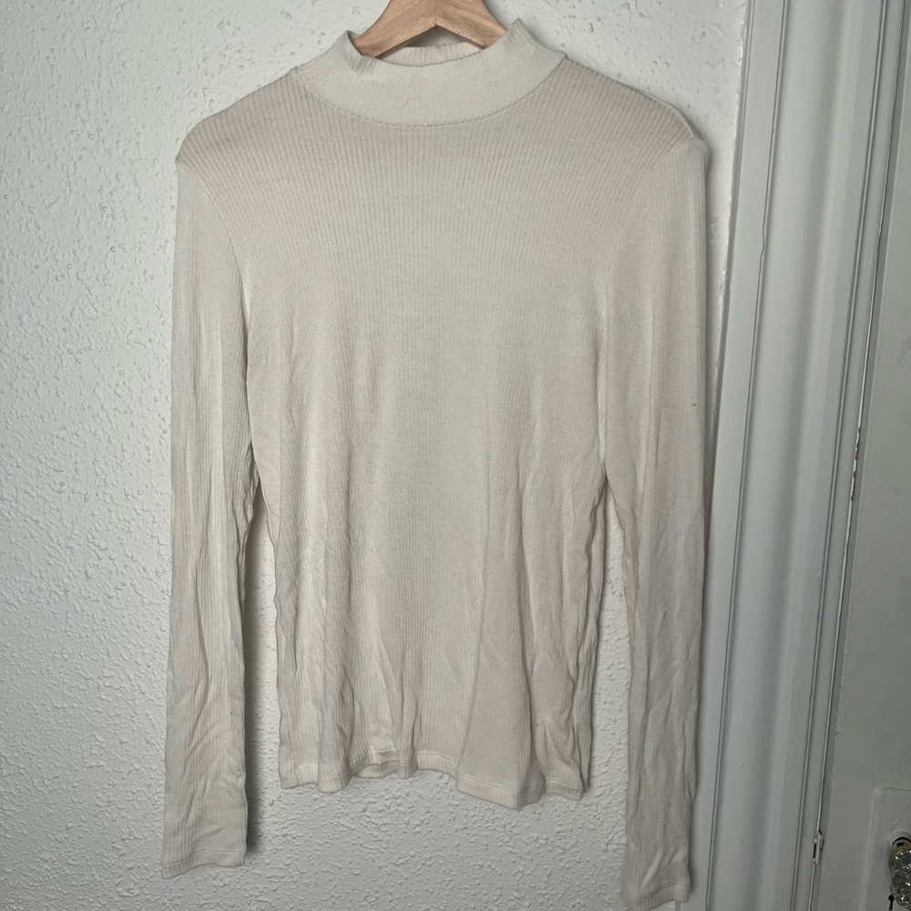Uniqlo Off-White Ribbed Turtleneck